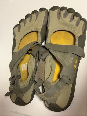 Vibram Men's FiveFingers Olive Minimalist Toe Shoes with Yellow Logos